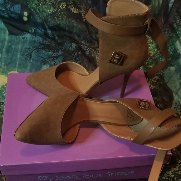 AIJAH High Heels - Picture 3 of 4